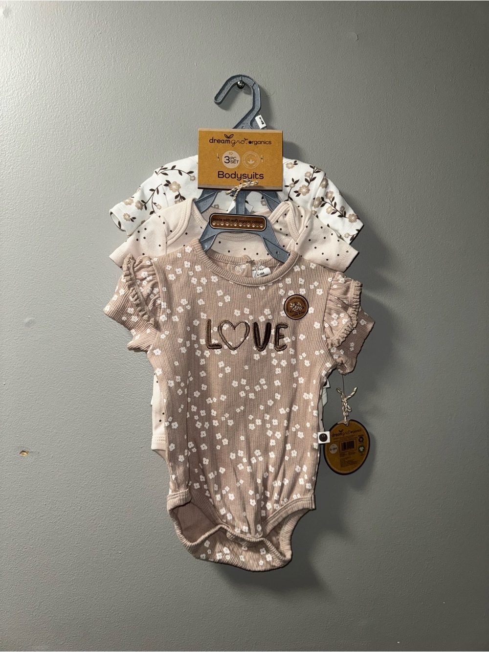 DreamGro Organic 6-9M Baby Pink Floral Assortment Short-Sleeve Bodysuit - 3 Pack
